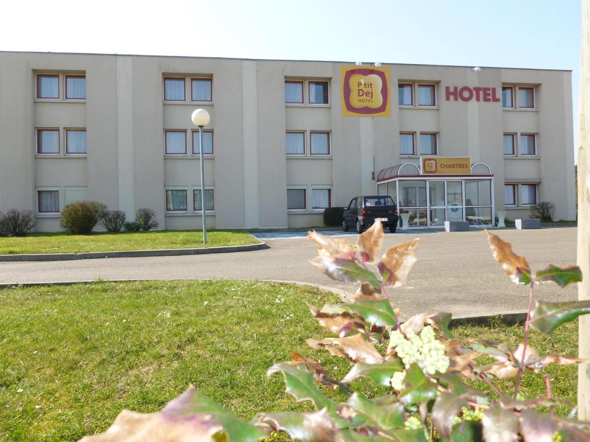Greet Chartres Est Hotel Exterior photo